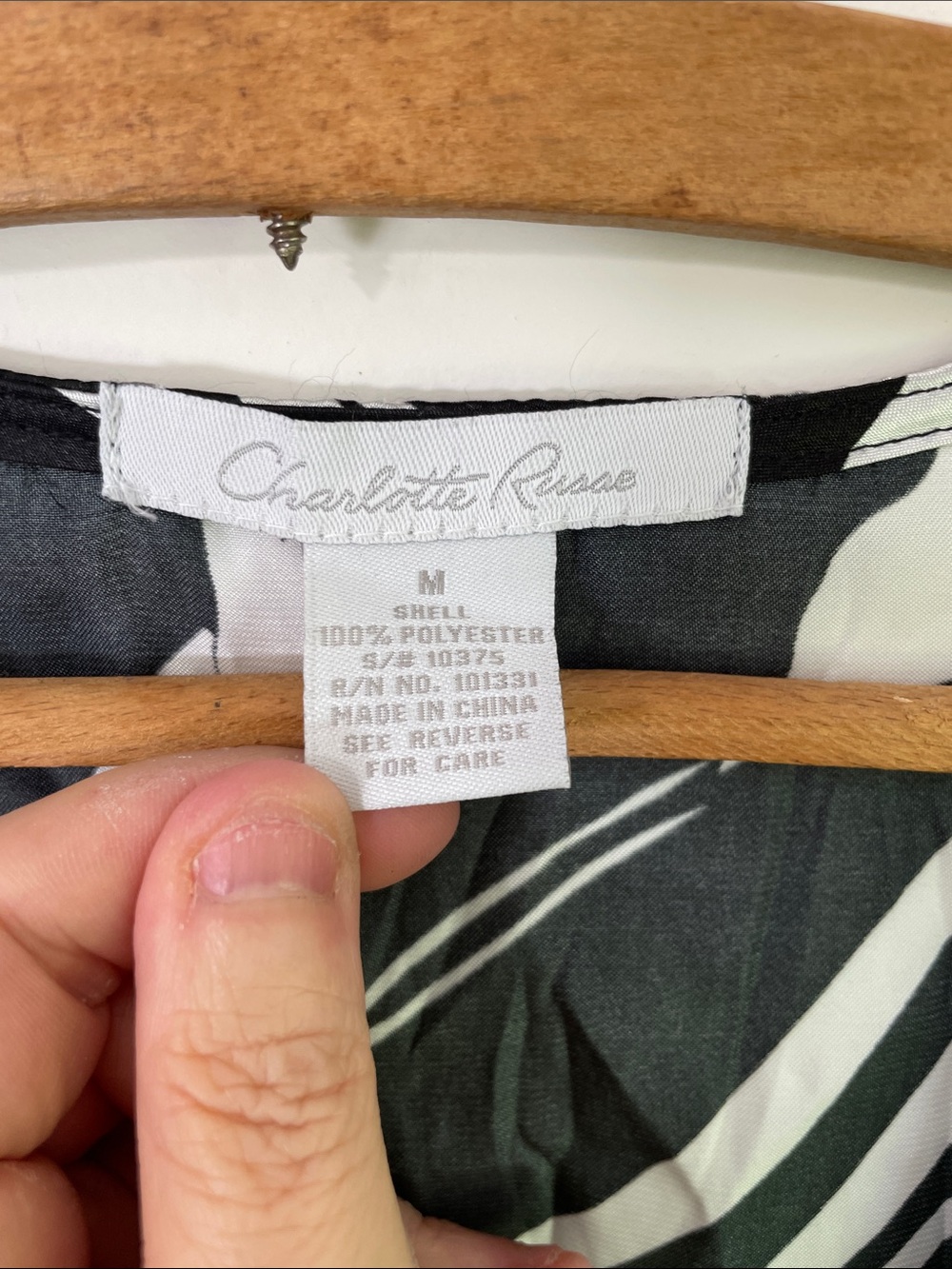 VTG Charlotte Russe Y2K Satin Black & White V-neck Tie-Front Blouse Size M - Picture 2 of 8